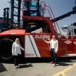 Taylor Machine Works destina apiladoras eléctricas de contenedores de cero emisiones a Yusen Terminals en el Puerto de Los Ángeles